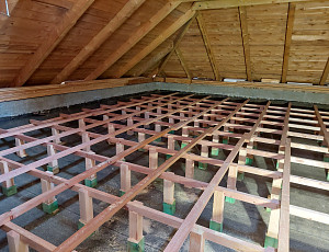 Zateplení stropu rodinného domu a zhotovení podlahového systému